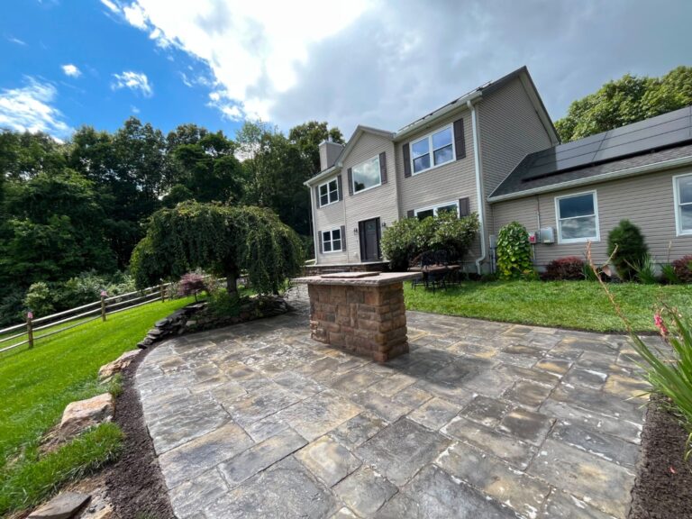 Natural stone backyard patio in Ridgewood NJ